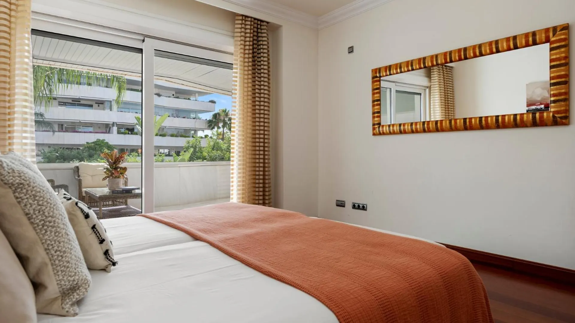 Magnifico Apartamento En Complejo Exclusivo Con Piscina Cubierta - Gym - Sauna Marbella Apartment